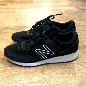 Sleek Women’s Black New Balance Sneakers Size 8